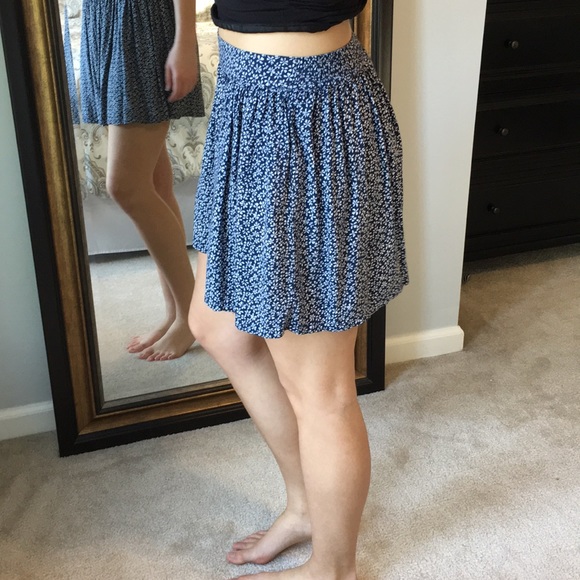 Floral Pattern Soft Pleat Flowing Skirt - Picture 4 of 5